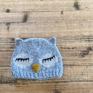 hoo hoo. owl beanie